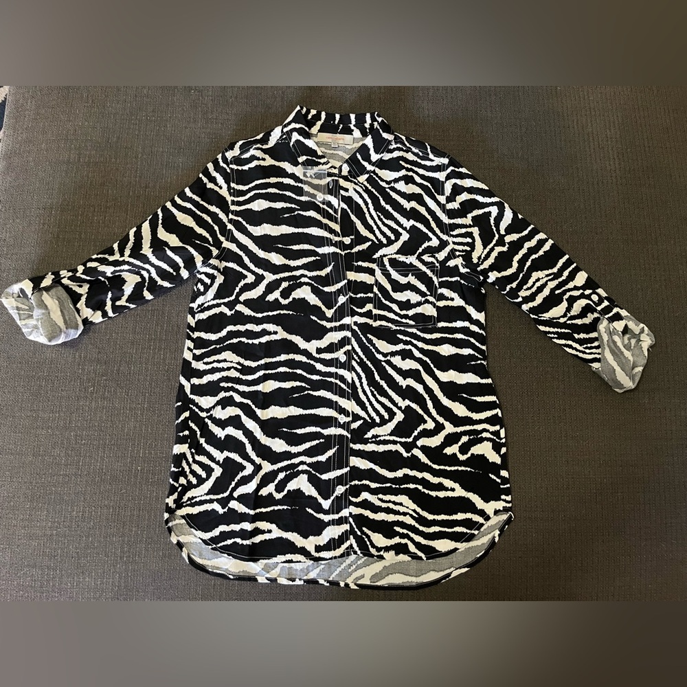 New Black and White Button Up Shirt Size Medium